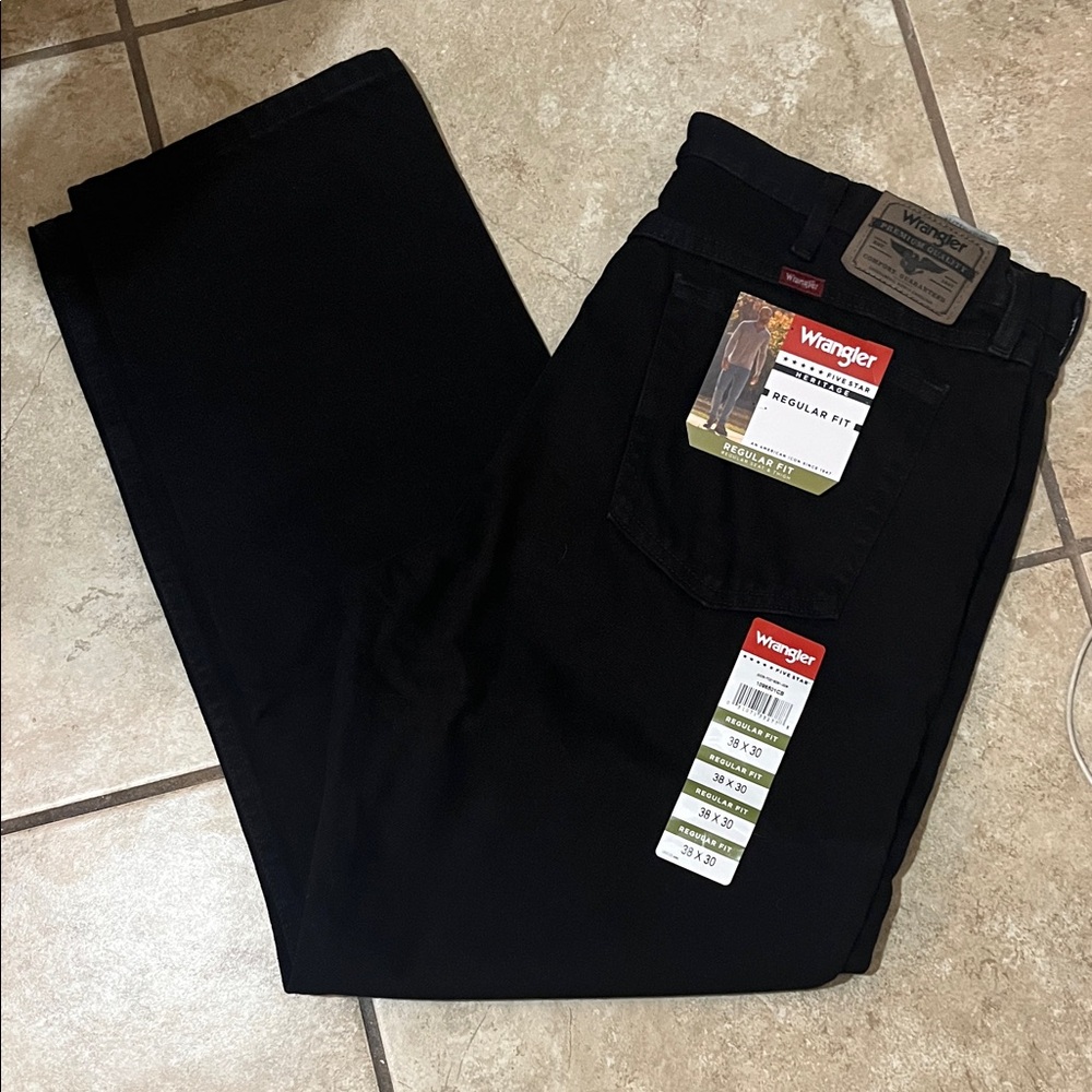 Wrangler Men's Relaxed Fit Black Jeans
